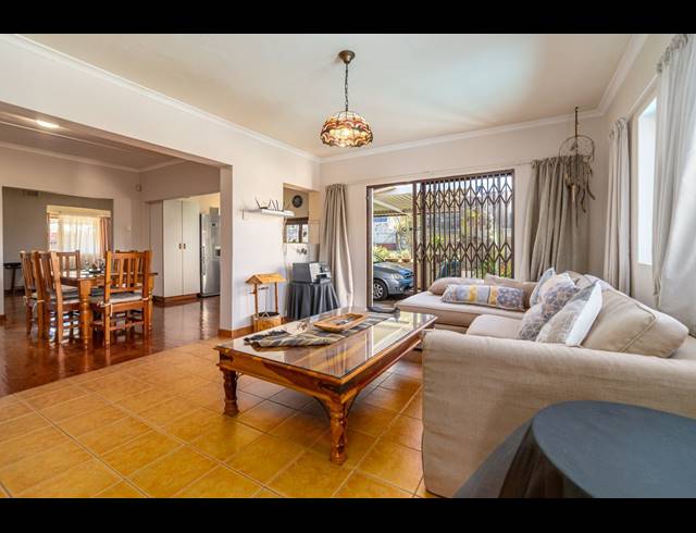 3 BEDROOM HOUSE FOR SALE IN BLUFF